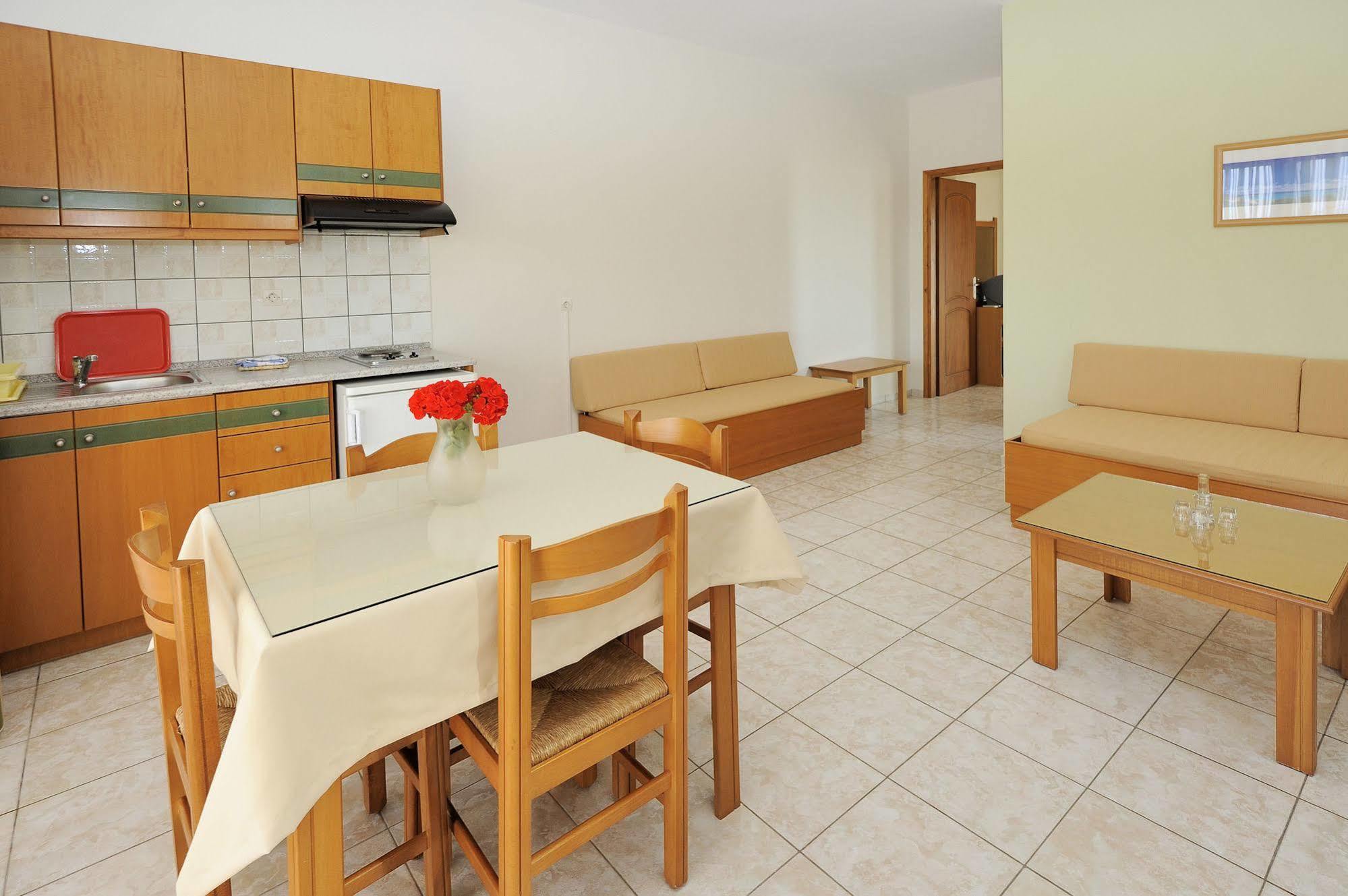 Nanakis Beach Apartments Stavrós Exterior foto